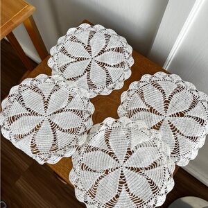 Vintage Elegant White Crochet Doilies Set